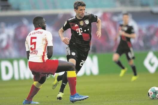 
            Бавария бьет конкурента, Сосьедад &ndash; с титулом. Уикенд в европейском футболе        