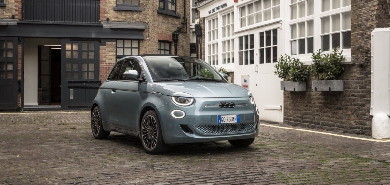 Электрический FIAT 500 получил режим энергосбережения, такой как в смартфонах