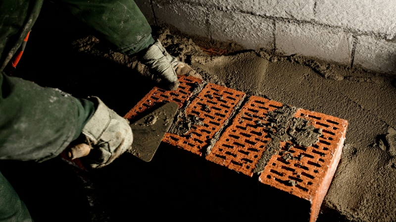 Юрист рассказал, как обманывают строители при ремонте квартир